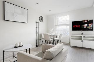 Stylish Kensington Gardens Flat - 8