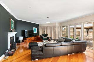 Sea Breeze on the Crescent - 3