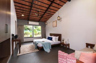 SaffronStays Laterite Grove - 5