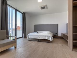 Pár pokojů microhotel - Štefánikova - 1