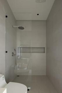 5BR Luxury Seaview Designer Villa with Pool & Gym - 3