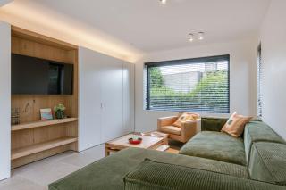 Charming Chic Stay with Garden Views & Parking - 5