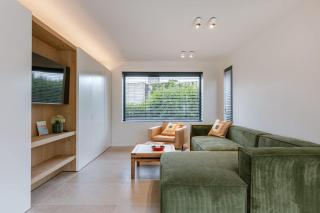 Charming Chic Stay with Garden Views & Parking - 4