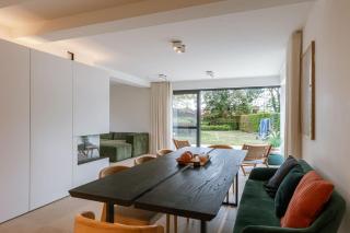 Charming Chic Stay with Garden Views & Parking - 8