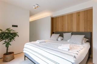 Charming Chic Stay with Garden Views & Parking - 6