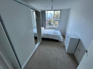 Tranquil 1BD in Heathrow - 4