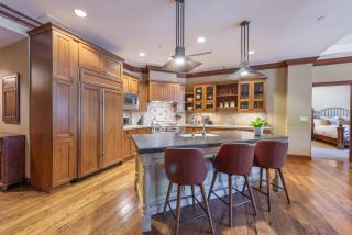 Reduce Rates w/ Skating Rink View in Northstar Village! Great Bear 404 - 6