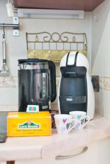 Cozy Home Milano 5 posti letto - 15 minuti dal Duomo - Metro M1 a 4 minuti - AC - Wifi - Netflix - 1