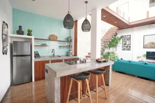 Villa Karibu Canggu-2BR with pool & rooftop - 8