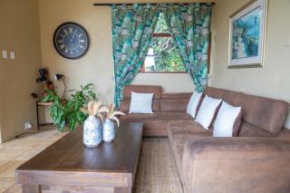 Colwyn Drive Luxury and Spa Guest House by First Private Stays - 4