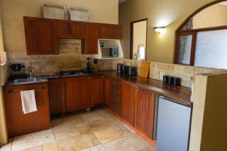 Colwyn Drive Luxury and Spa Guest House by First Private Stays - 0