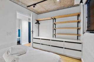 Explore the vibrant heart of Cape Town- 2 bed apmt - 2