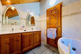 Chalet with spacious garden in Briançon - 3