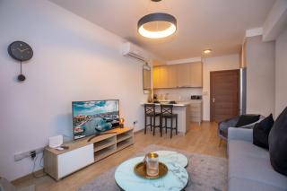 Crown Hall Suites - 3