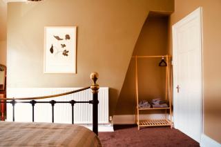 Boutique Apartment - Sleeps 6 & Free Parking - 3