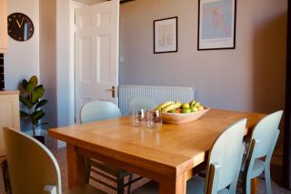 Boutique Apartment - Sleeps 6 & Free Parking - 6