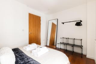 New! Bright 2BR Flat in Shoreditch, 6 mins to Tube - 7