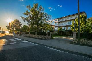 Diana Rooms and Apartments - Starigrad-Paklenica - 0