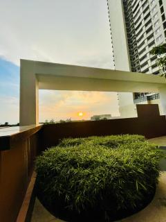 Urbanstay at The Radiance Manila Bay - 1