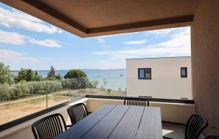 Nice Apartment In Privlaka With House Sea View - 9