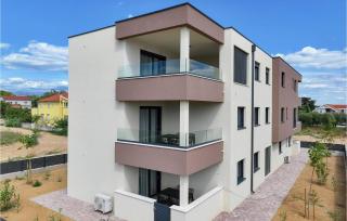 Nice Apartment In Privlaka With House Sea View - 3