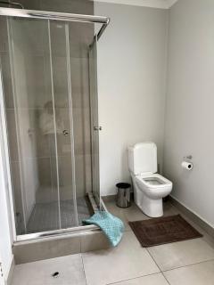 Sandton Grand 2-bed at Middle 2 - 4