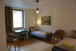 Haus mit Kunst, Neustadter Stadthaus, 5-6 Betten, 4 Bäder, 3 Terrasse und Balkone - 6