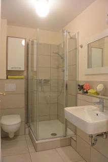 Haus mit Kunst, Neustadter Stadthaus, 5-6 Betten, 4 Bäder, 3 Terrasse und Balkone - 2