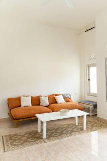 Charming 2-Bedroom Beach house - 3