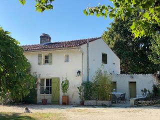 Gite avec piscine et grand jardin - 3