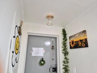 Sillim Danggok Station Full-Op Two Room - 7