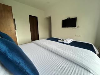 Zenith Service Apartments - Entire 2BHK Near Mumbai Airport and IIT Powai - 7