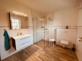 FH Rosengang - fuer 6 Personen, Kamin, Terrasse, Garten - 6