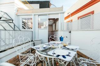Bright Duplex W/ Terrace - 9
