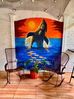 Villas Ela en Bahía Ballena Uvita hermosas habitaciones privadas grandes, cerca de playa con piscina,cocina,jacuzzi,aire acondicionado,tv, baño privado,parqueo gratis y terraza - 3