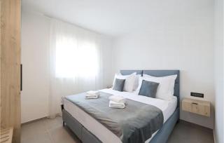 Awesome Apartment In Privlaka With House Sea View - 7