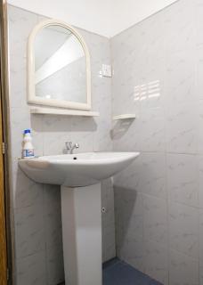 The Hollyoak - Vintage Charm with Modern Comforts - 8