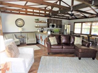 Bay Cottage Retreat - 1