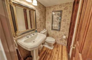 4 bedroom house with hot tub - 5