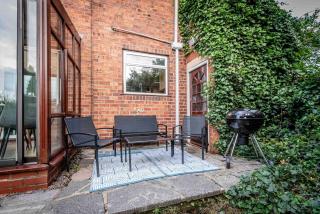 Cosy Home in Stoke on Trent - 8