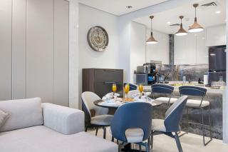Deluxe Nobles Suites by Hostiva - Garden View - 3