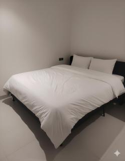 Brand New Two Bedroom Luxury Suite Al Narjis Self Checkin Near Airport - 8