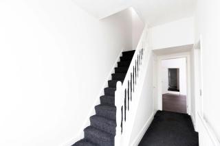 Large 4 Br Home 2 Bathrooms - 4