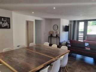 Grand appartement rénové - 11 pers - Centre station - Balcon - FR-1-181-2379 - 1