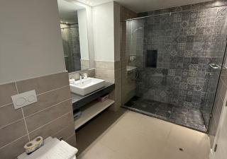 Upscale 2BR Mosaique Marina Stay, Yachts & Sea Views - 2