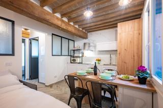 GuestHost - Bixio 29 Apartments 4 and 6 - 5