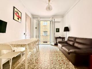 Bright 3 Bedroom Apartment Central Barcelona - 9