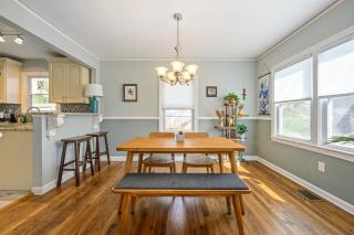 Plan A Trip To Georgia Aquarium In This Comfy 3BR - 0