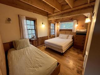 Pet Friendly Cottage with Stunning Views in Boothbay Harbor, Maine - 4