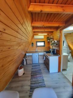 Cozy A-Frame Cabins in Bucovina - 4
